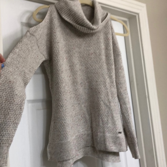 off the shoulder turtleneck sweater - Picture 3 of 5